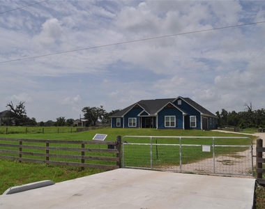 2502 Majestic Oaks Court - Photo Thumbnail 4