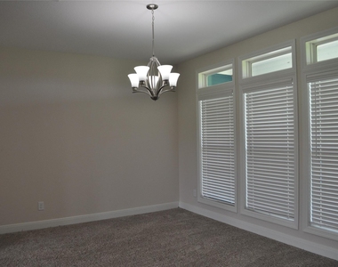 2502 Majestic Oaks Court - Photo Thumbnail 9