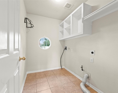 6411 Briar Moss Lane - Photo Thumbnail 11
