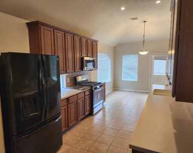 6411 Briar Moss Lane - Photo Thumbnail 19