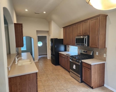 6411 Briar Moss Lane - Photo Thumbnail 17
