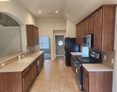 6411 Briar Moss Lane - Photo Thumbnail 18