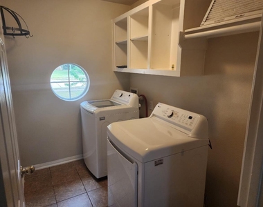 6411 Briar Moss Lane - Photo Thumbnail 21