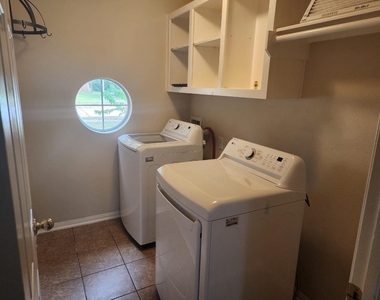 6411 Briar Moss Lane - Photo Thumbnail 22