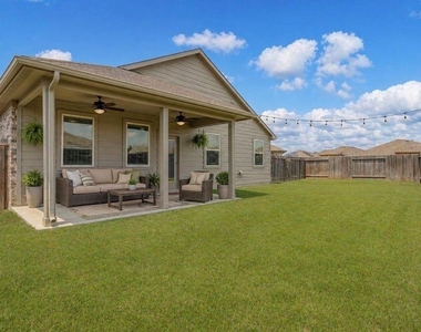 20509 Vaughn Forest Court - Photo Thumbnail 12