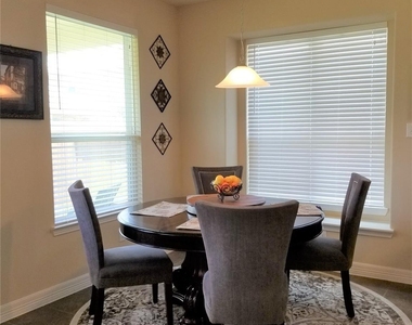 2566 Riverway Drive - Photo Thumbnail 7