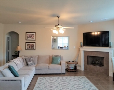2566 Riverway Drive - Photo Thumbnail 3