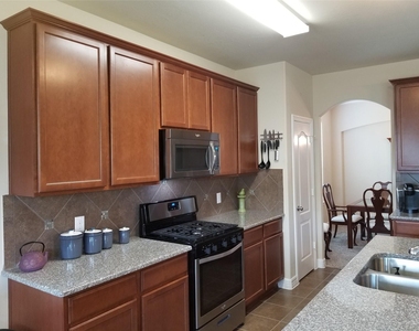 2566 Riverway Drive - Photo Thumbnail 5