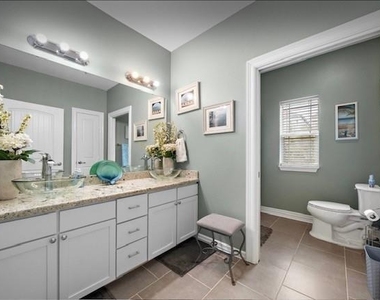 806 Kipp Avenue - Photo Thumbnail 9