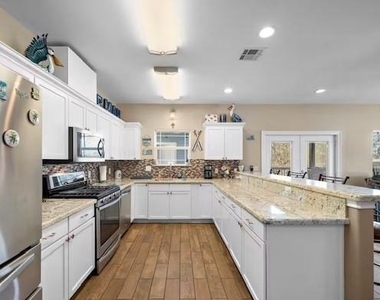 806 Kipp Avenue - Photo Thumbnail 4