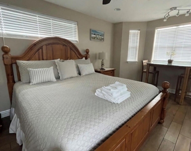806 Kipp Avenue - Photo Thumbnail 10