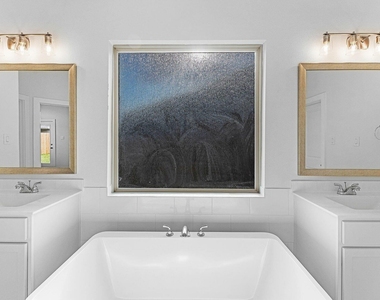 817 Bahia Bay Dr - Photo Thumbnail 11