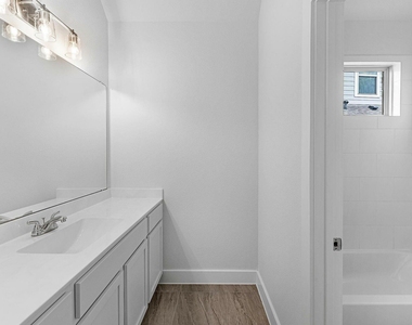 817 Bahia Bay Dr - Photo Thumbnail 3