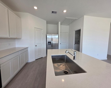 1743 Magnolia Jade Court - Photo Thumbnail 2