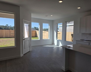 1743 Magnolia Jade Court - Photo Thumbnail 8