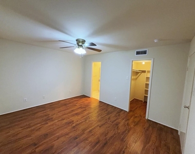 2210 Dorrington Street - Photo Thumbnail 8