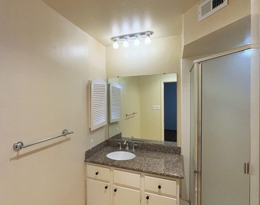 2210 Dorrington Street - Photo Thumbnail 10