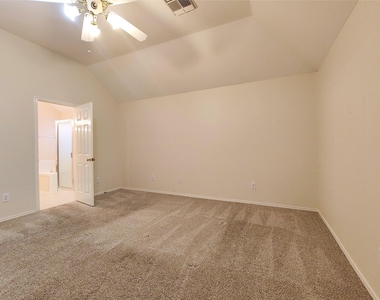 7127 Bristol Ridge Drive - Photo Thumbnail 14