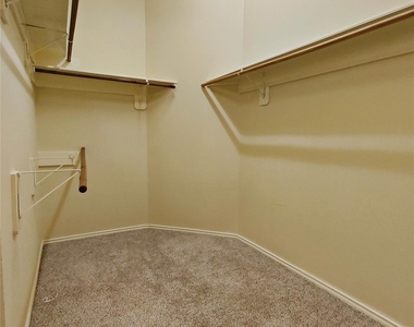 7127 Bristol Ridge Drive - Photo Thumbnail 22