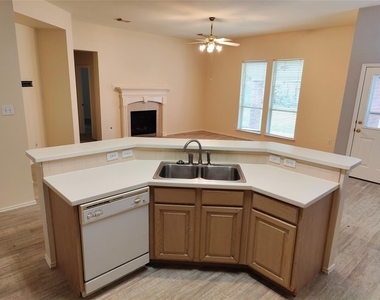 7127 Bristol Ridge Drive - Photo Thumbnail 6