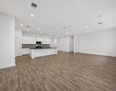 6330 Ontario Drive - Photo Thumbnail 6