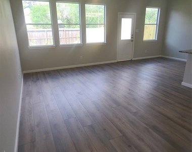 17242 Oakwood Chase Drive - Photo Thumbnail 3