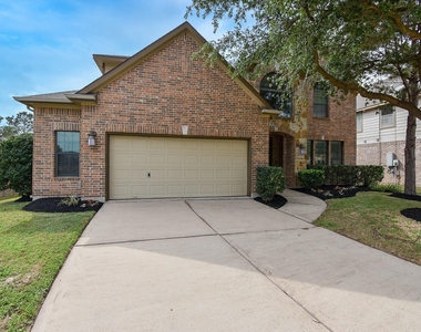 6034 Gracys Landing Lane - Photo Thumbnail 3