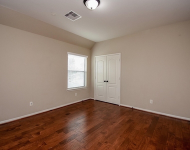 6034 Gracys Landing Lane - Photo Thumbnail 34