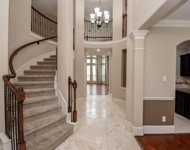 6034 Gracys Landing Lane - Photo Thumbnail 7
