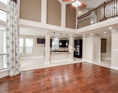 6034 Gracys Landing Lane - Photo Thumbnail 13
