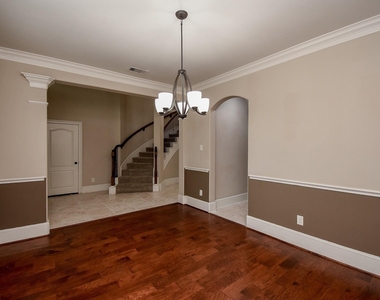 6034 Gracys Landing Lane - Photo Thumbnail 9