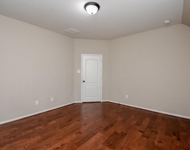 6034 Gracys Landing Lane - Photo Thumbnail 35