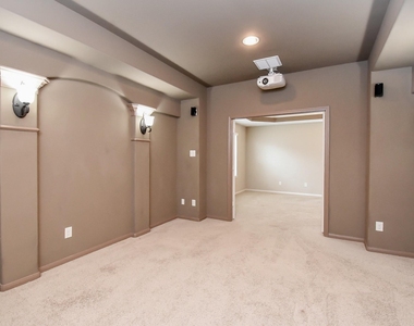 6034 Gracys Landing Lane - Photo Thumbnail 32