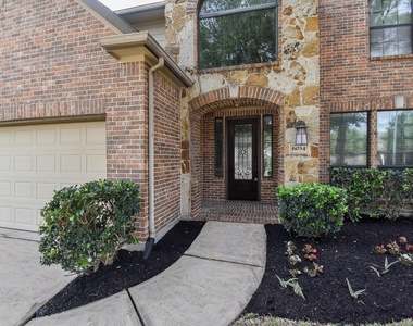 6034 Gracys Landing Lane - Photo Thumbnail 5