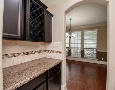 6034 Gracys Landing Lane - Photo Thumbnail 19