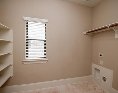 6034 Gracys Landing Lane - Photo Thumbnail 41