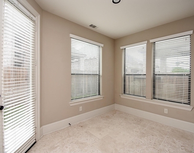 6034 Gracys Landing Lane - Photo Thumbnail 20
