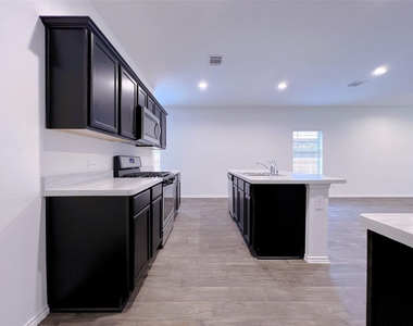 14918 Cypress Hollow Drive - Photo Thumbnail 8