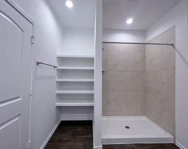 14918 Cypress Hollow Drive - Photo Thumbnail 16
