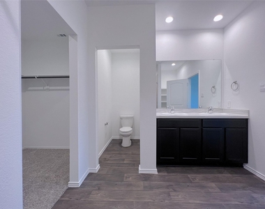 14918 Cypress Hollow Drive - Photo Thumbnail 15