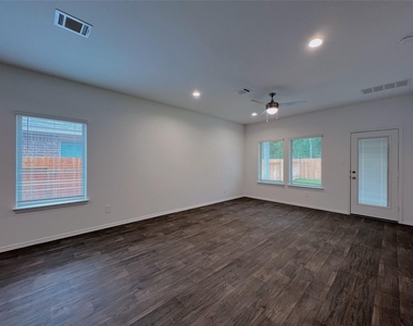 14918 Cypress Hollow Drive - Photo Thumbnail 12