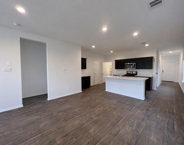 14918 Cypress Hollow Drive - Photo Thumbnail 6