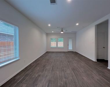 14918 Cypress Hollow Drive - Photo Thumbnail 11