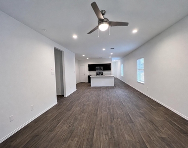 14918 Cypress Hollow Drive - Photo Thumbnail 9