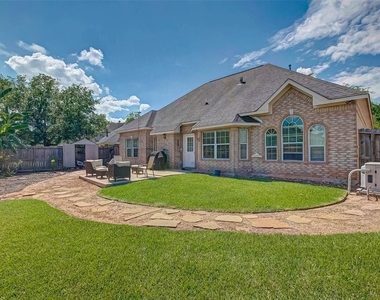 110 Monterrey Road W - Photo Thumbnail 6