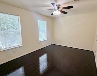 6530 Signal Point Lane - Photo Thumbnail 24