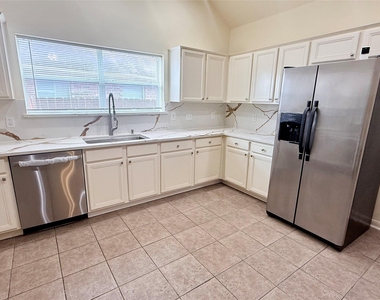 6530 Signal Point Lane - Photo Thumbnail 11