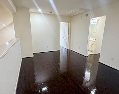 6530 Signal Point Lane - Photo Thumbnail 19