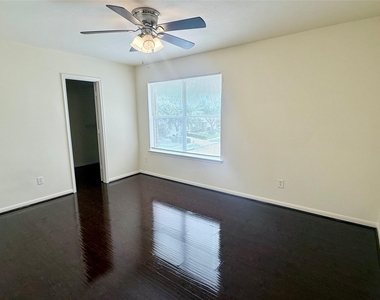 6530 Signal Point Lane - Photo Thumbnail 23