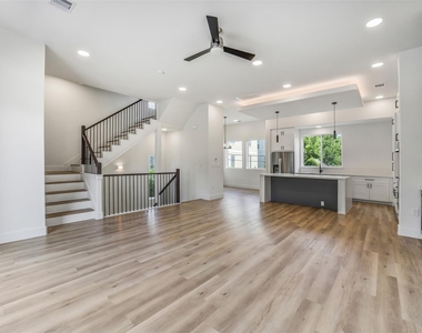 225 Willard Street - Photo Thumbnail 7
